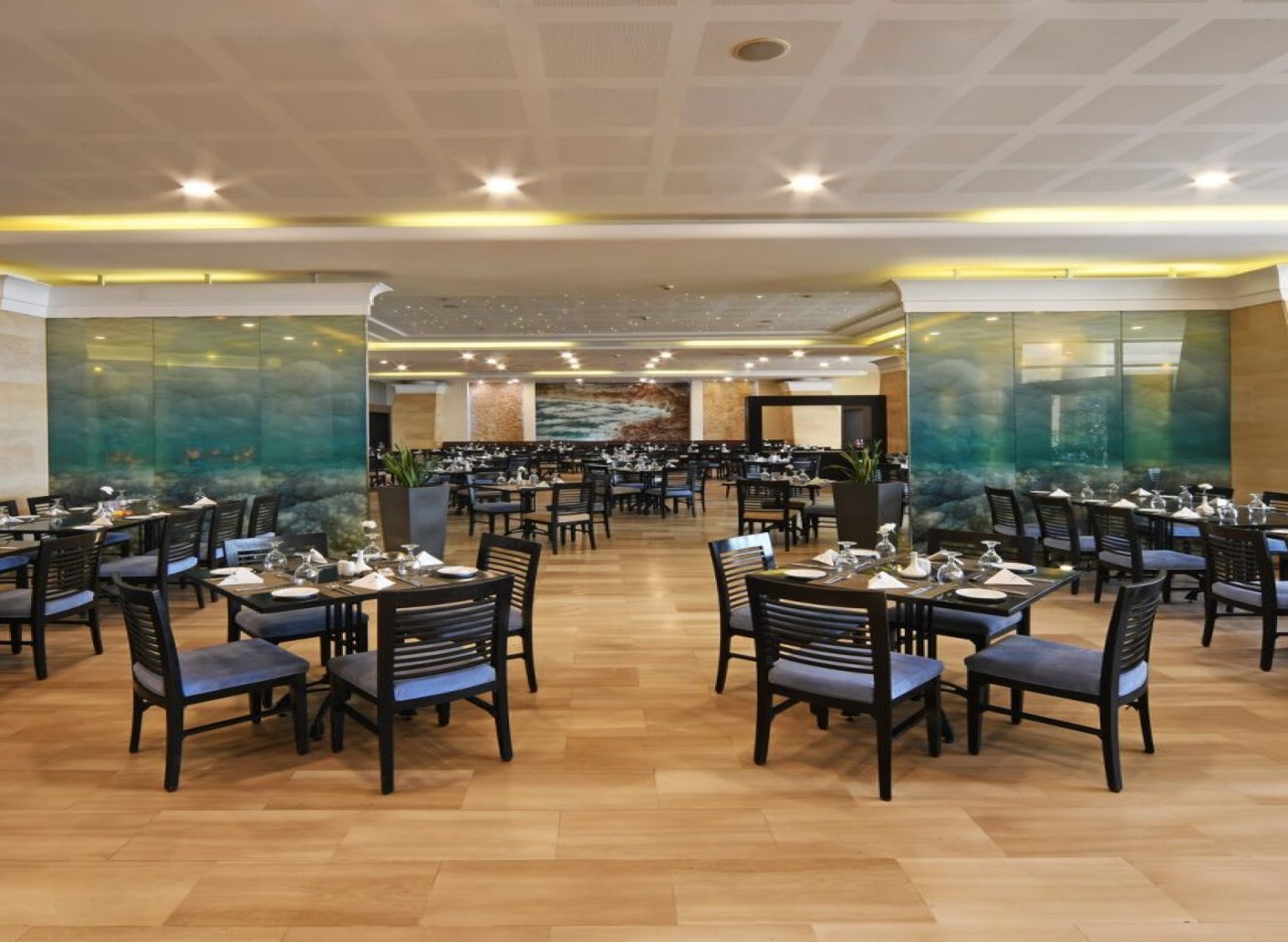 Crystal Restaurant 